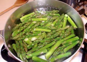 asparagus boiling